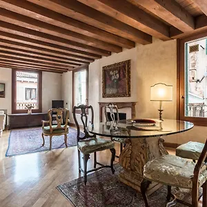 Appartement La Fenice Double Canal View, Venise